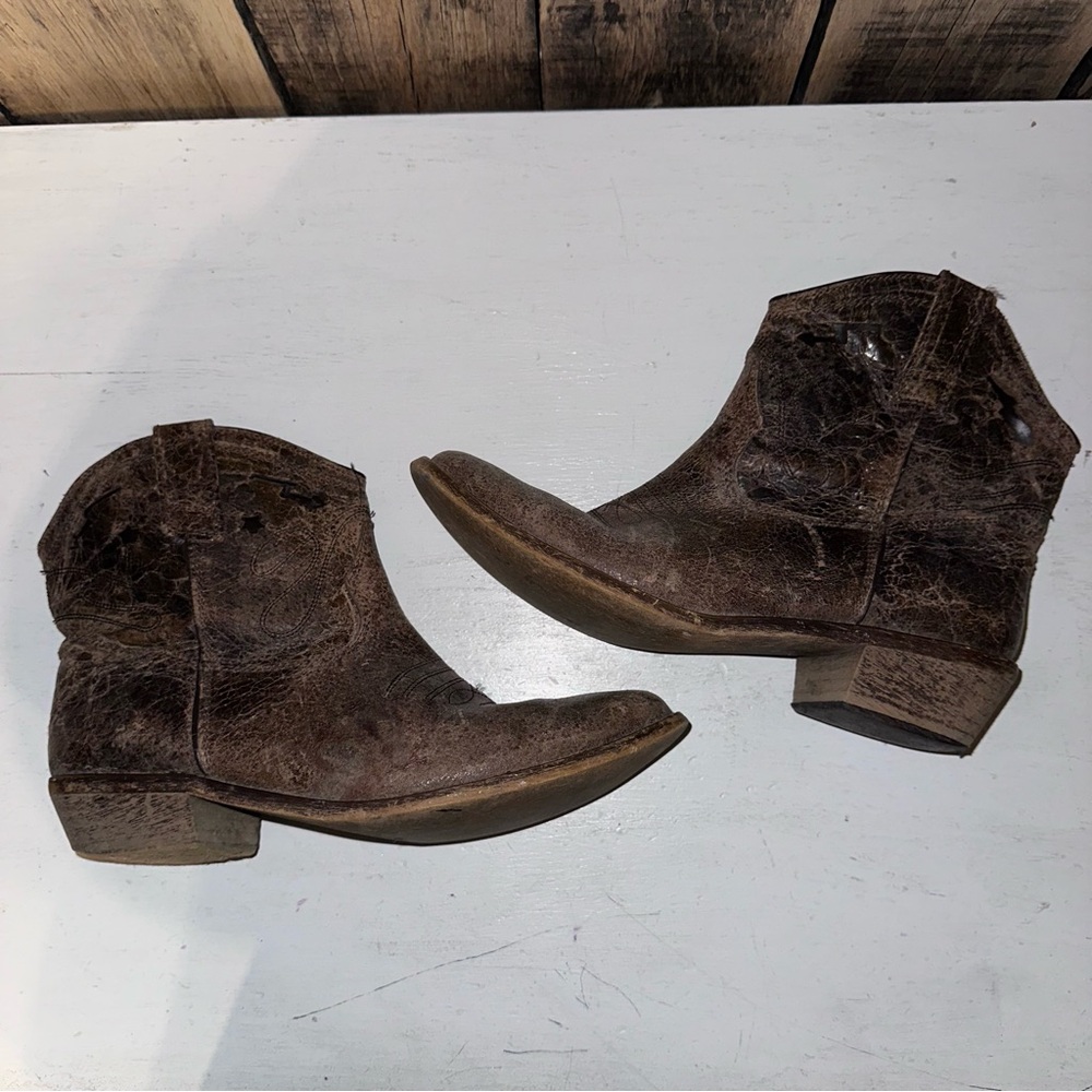 Steven by Steven Madden {8.5} Brown Crackle Western Ankle Zip Boots Booties